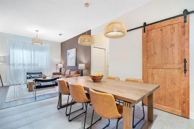 920 SW 9th St, Miami, FL 33130