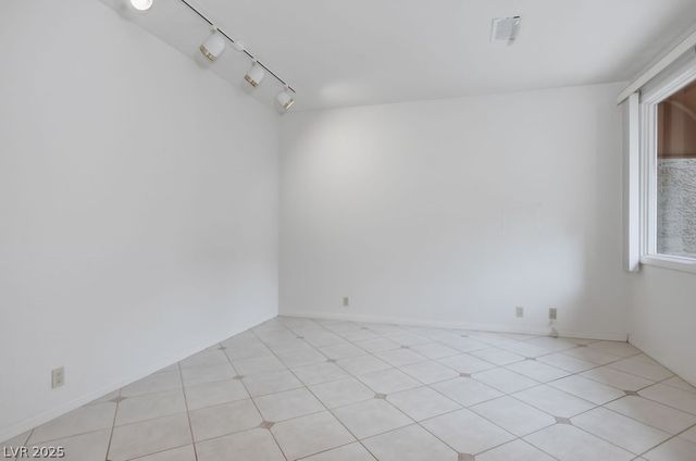 8236 Round Hills Circle, Las Vegas, NV 89113