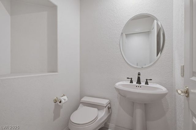 8236 Round Hills Circle, Las Vegas, NV 89113