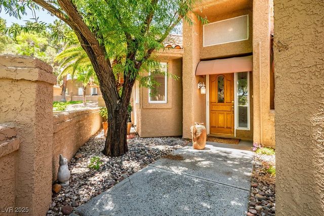 8236 Round Hills Circle, Las Vegas, NV 89113