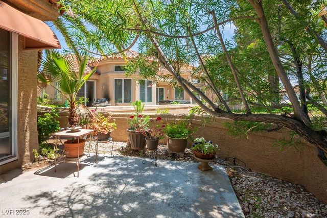 8236 Round Hills Circle, Las Vegas, NV 89113