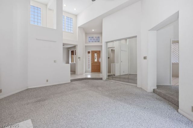 8236 Round Hills Circle, Las Vegas, NV 89113