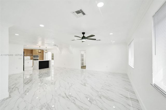 4861 NW 5th St, Plantation, FL 33317