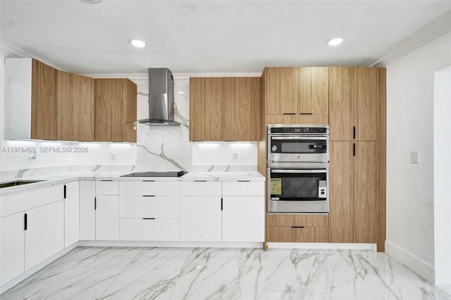 4861 NW 5th St, Plantation, FL 33317