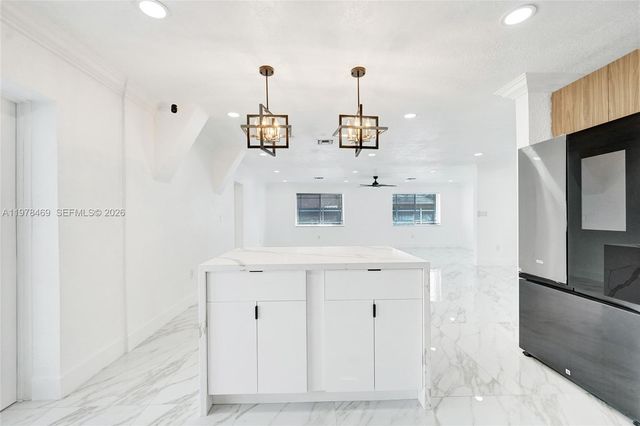 4861 NW 5th St, Plantation, FL 33317