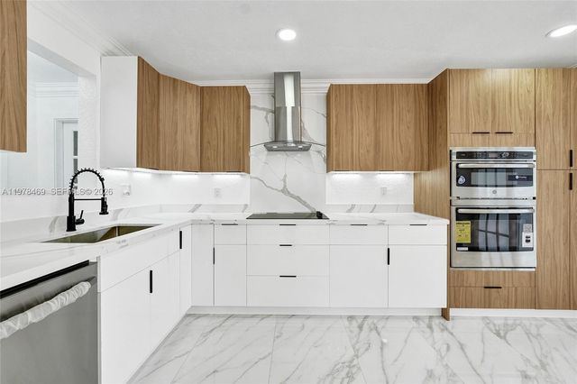 4861 NW 5th St, Plantation, FL 33317