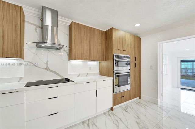 4861 NW 5th St, Plantation, FL 33317