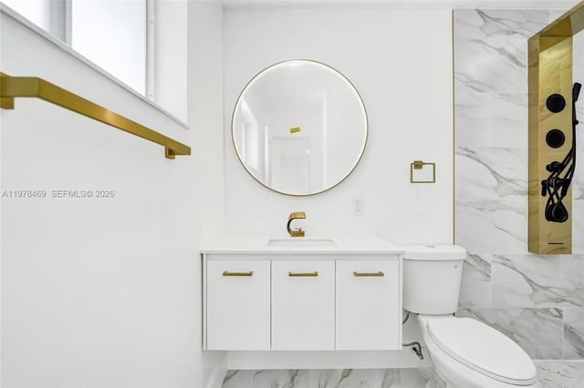 4861 NW 5th St, Plantation, FL 33317