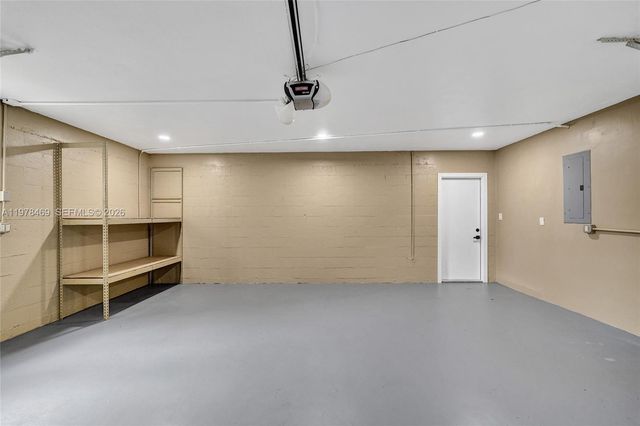 4861 NW 5th St, Plantation, FL 33317