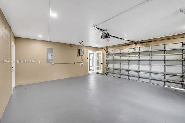 4861 NW 5th St, Plantation, FL 33317