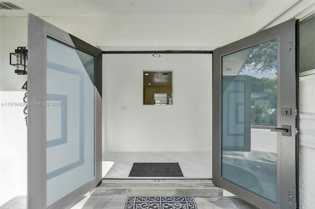 4861 NW 5th St, Plantation, FL 33317