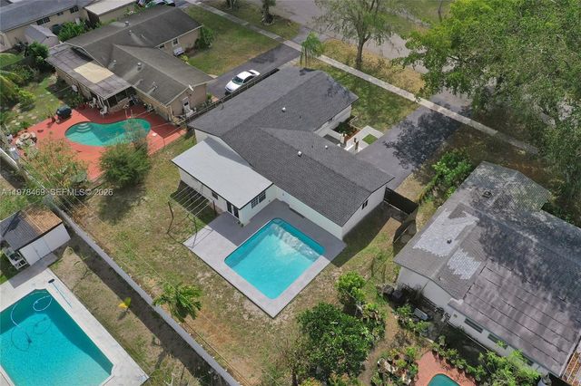 4861 NW 5th St, Plantation, FL 33317