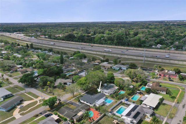 4861 NW 5th St, Plantation, FL 33317