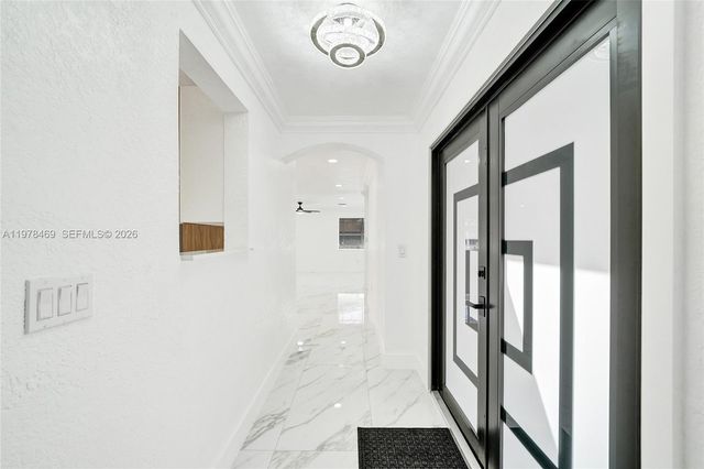 4861 NW 5th St, Plantation, FL 33317