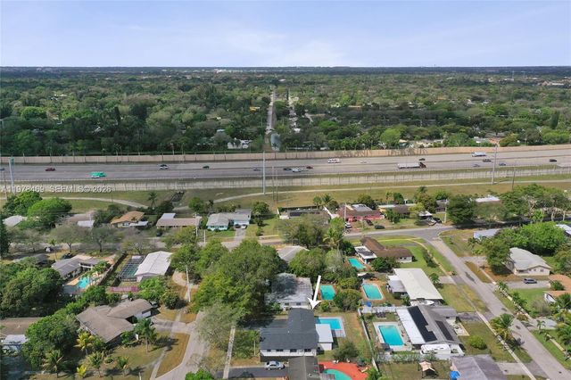 4861 NW 5th St, Plantation, FL 33317