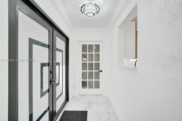 4861 NW 5th St, Plantation, FL 33317