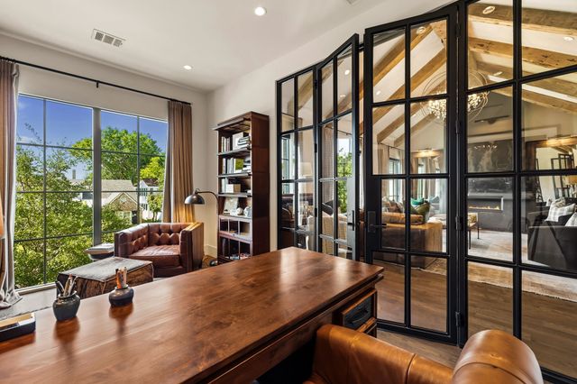5107 Stanford Avenue, Dallas, TX 75209