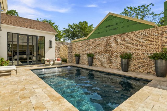 5107 Stanford Avenue, Dallas, TX 75209