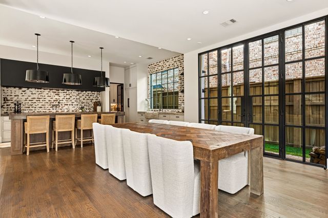 5107 Stanford Avenue, Dallas, TX 75209