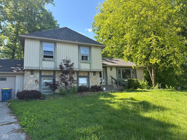 10676 Oakwood Court, Carmel, IN 46033