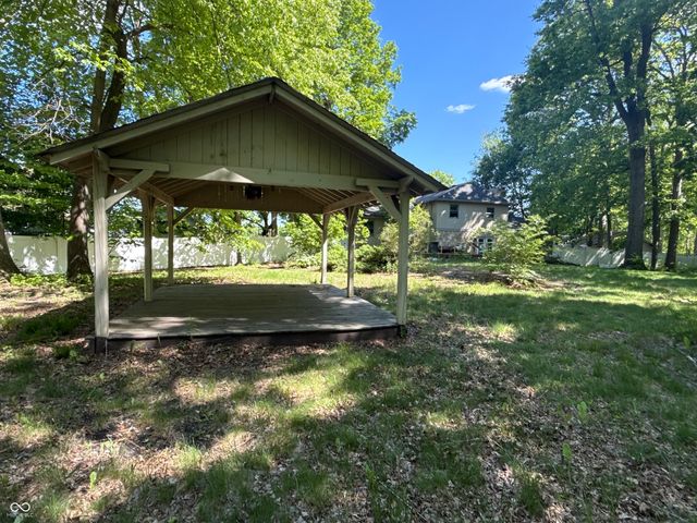 10676 Oakwood Court, Carmel, IN 46033