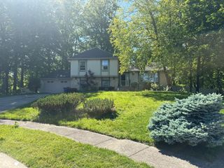 10676 Oakwood Court, Carmel, IN 46033