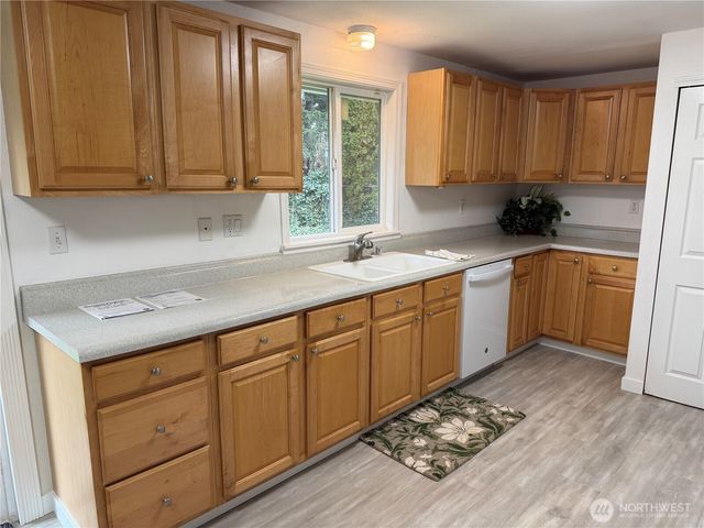 23341 SE 266th Street, Maple Valley, WA 98038