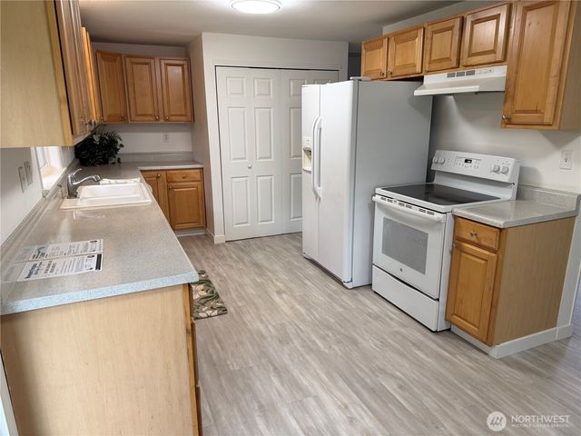 23341 SE 266th Street, Maple Valley, WA 98038