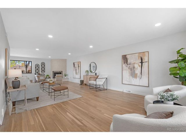 1020 S Vance St, Lakewood, CO 80226