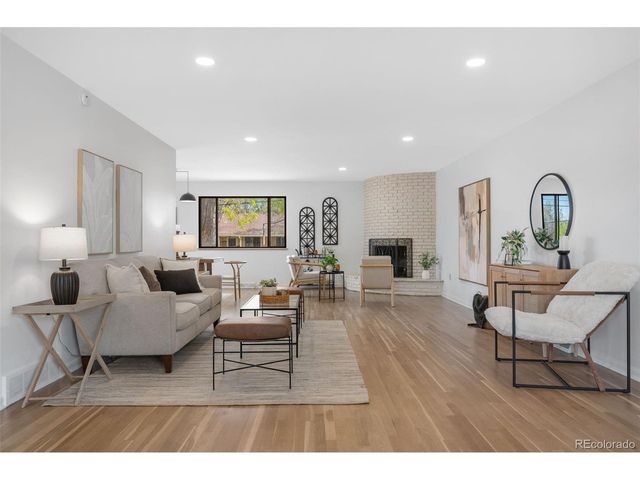 1020 S Vance St, Lakewood, CO 80226