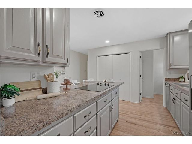 1020 S Vance St, Lakewood, CO 80226