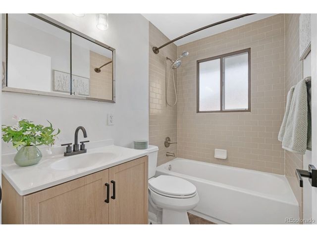 1020 S Vance St, Lakewood, CO 80226