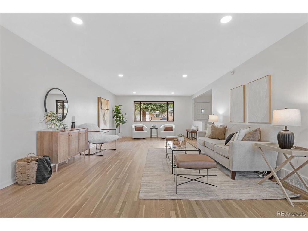 1020 S Vance St, Lakewood, CO 80226