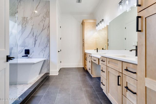 141 Rue De Hunter, Opelousas, LA 70570