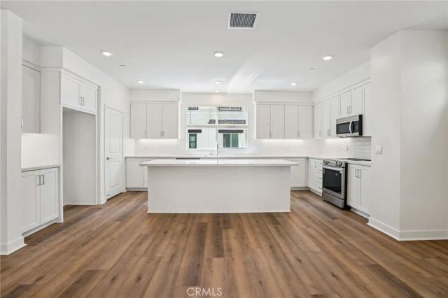 1687 Coral Sea Lane, San Pedro, CA 90731