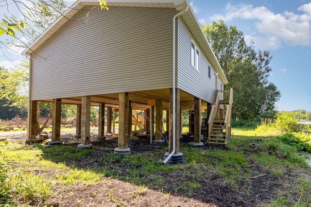 44 Vick Tree Lane, Hebron, IN 46341