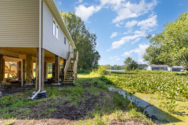 44 Vick Tree Lane, Hebron, IN 46341