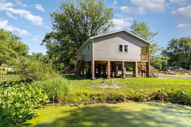 44 Vick Tree Lane, Hebron, IN 46341