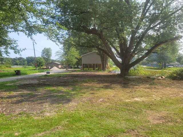 44 Vick Tree Lane, Hebron, IN 46341