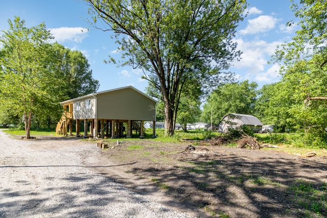 44 Vick Tree Lane, Hebron, IN 46341