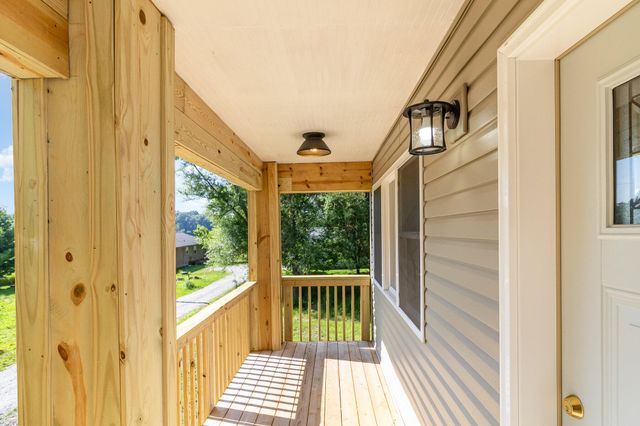 44 Vick Tree Lane, Hebron, IN 46341