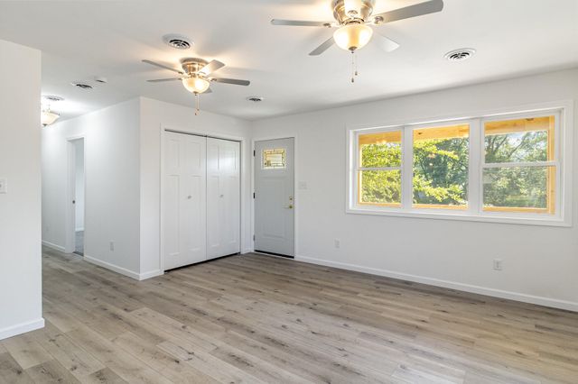44 Vick Tree Lane, Hebron, IN 46341
