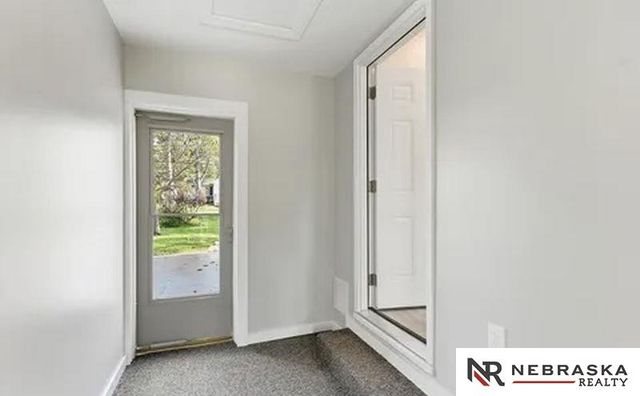 821 N 77th Street, Omaha, NE 68114