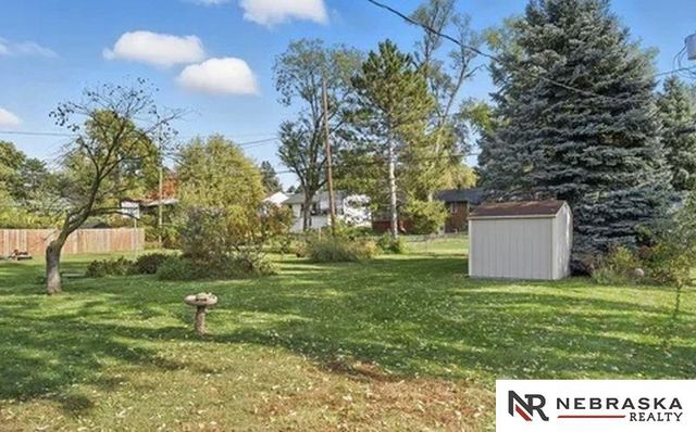 821 N 77th Street, Omaha, NE 68114