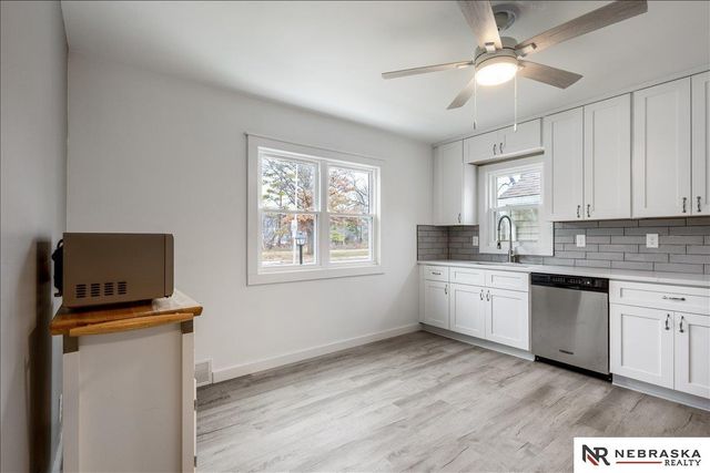 821 N 77th Street, Omaha, NE 68114