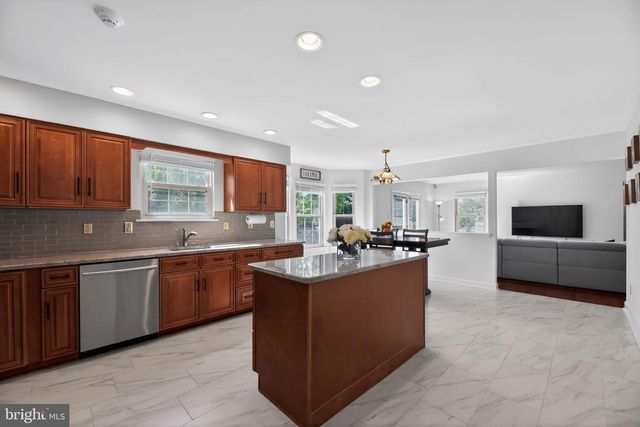2203 DERBY DR, Cinnaminson, NJ 08077