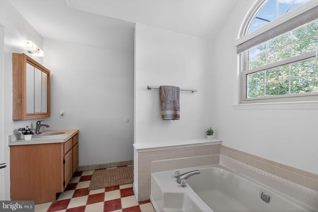 2203 DERBY DR, Cinnaminson, NJ 08077