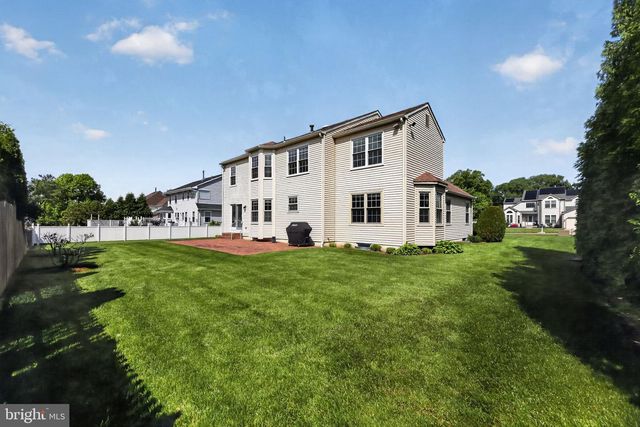2203 DERBY DR, Cinnaminson, NJ 08077