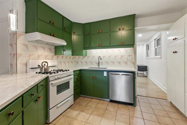 1511 Chelsea LN, Austin, TX 78704