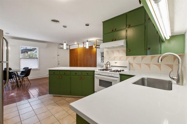 1511 Chelsea LN, Austin, TX 78704